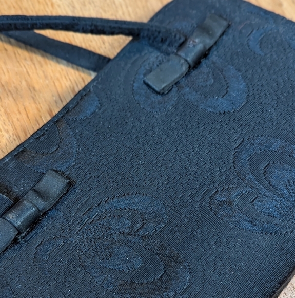 Vintage Glam Black Evening Bag with Bow Detail & Sparkly Clasp ✨🖤 - Picture 6 of 9